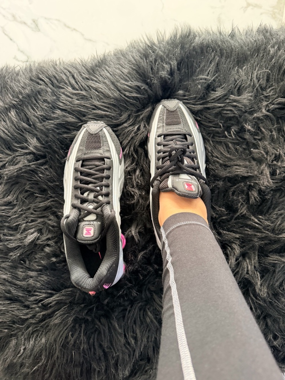 Nike Shox R4 - Picture 4 of 13